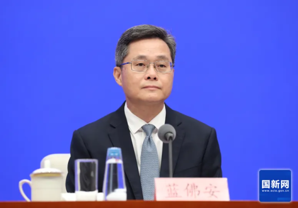 蓝佛安：东说念主民群众对好意思好生涯的期盼在那里，财政资金就要点投向那里；东说念主民群众急难愁盼在那里，财政战略就往那里发力